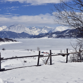 SUL LAGO GELATO: CAMPOTOSTO INVERNALE